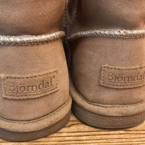 Bjorndal Mid Calf Boots Light Brown Suede Round Toe Slip On shoes size 9 - Picture 7 of 10